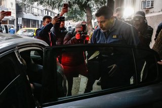 Santiago, 9 de junio de 2026.  Funcionarios de la PDI realizan allanamiento en Sucursal Banco Estado de calle Huerfanos con Morande por la operacion Tokio, en la cual una ejecutiva realizaba operaciones bancarias para lavar dinero del Tren de