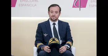 El piloto que ha llevado al Papa a Barcelona: "Ha comentado que nunca había despegado en un avión de pasaje"