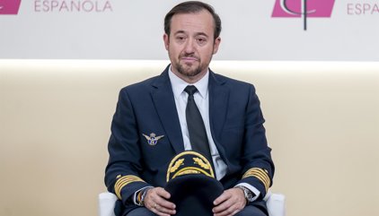El piloto que ha llevado al Papa a Barcelona: "Ha comentado que nunca había despegado en un avión de pasaje"