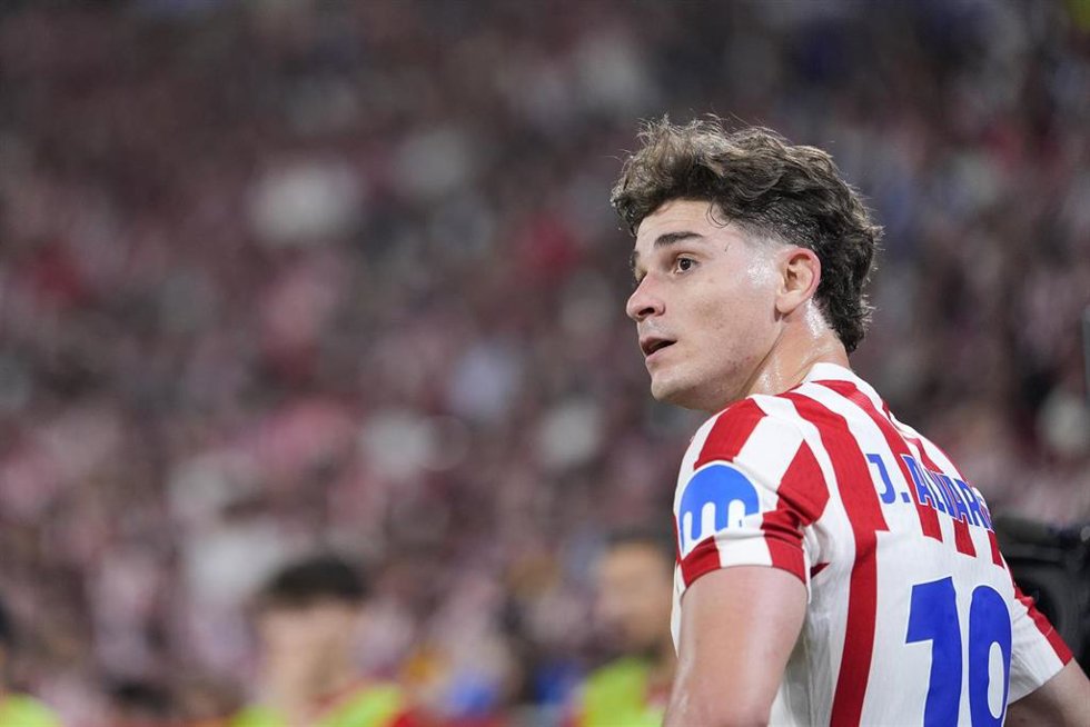 Archivo - Julián Álvarez, en un partido con el Atleti.