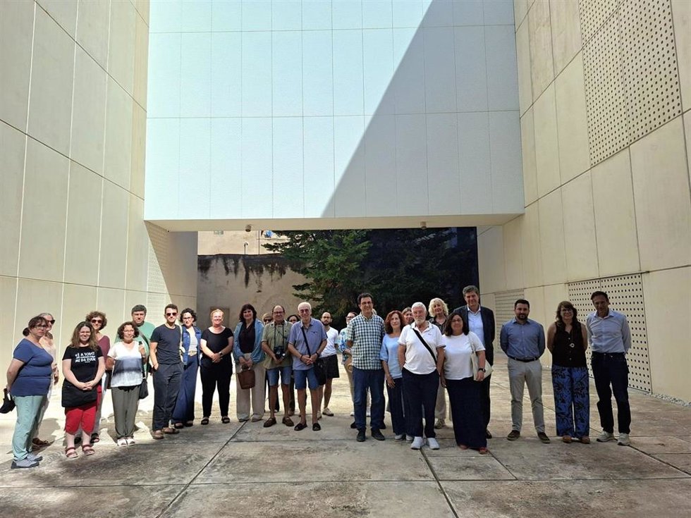 Visitantes en el Arxiu del Regne de Mallorca por el Día Internacional de los Archivos.