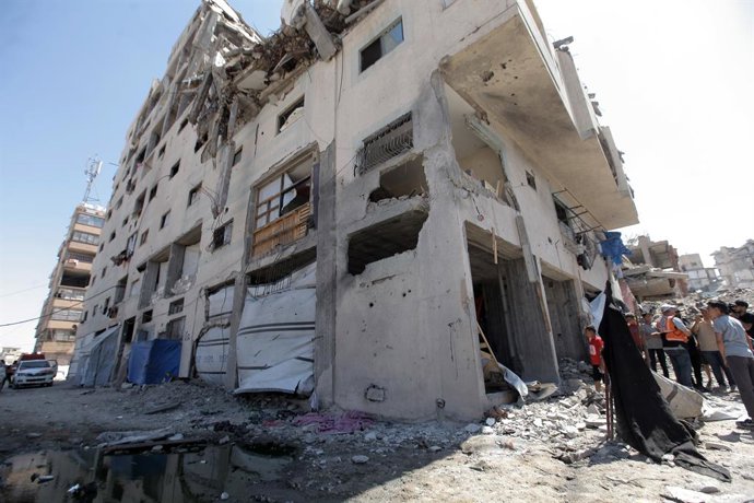 June 8, 2026, Gaza City, Gaza Strip, Palestinian Territory: Smoke rises following an airstrike on the Tal al-Hawa neighborhood southwest of Gaza City. According to local sources, the strike caused damage in the area but no fatalities were reported. Emerge