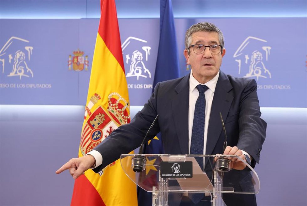 El portavoz del PSOE, Patxi López, durante una rueda de prensa en el Congreso de los Diputados, a 19 de mayo de 2026, en Madrid (España).