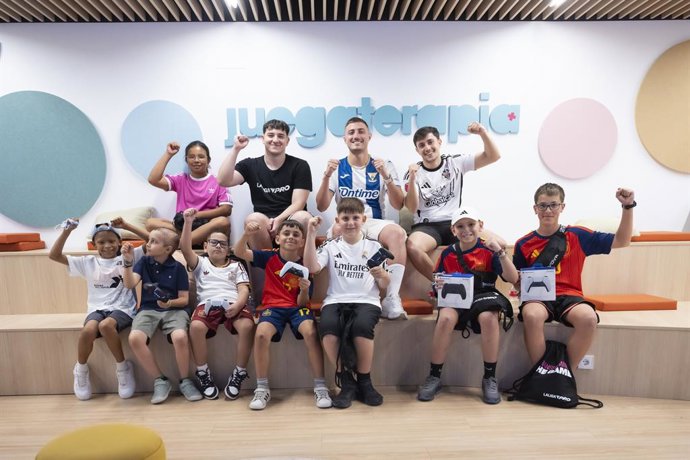 LaLiga FC Pro y Fundación Juegaterapia celebran una jornada de 'esports' junto a niños en tratamiento oncológico.