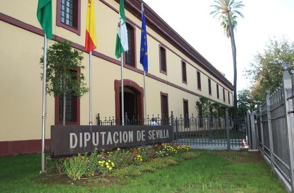 Archivo - Fachada principal de la Diputación.