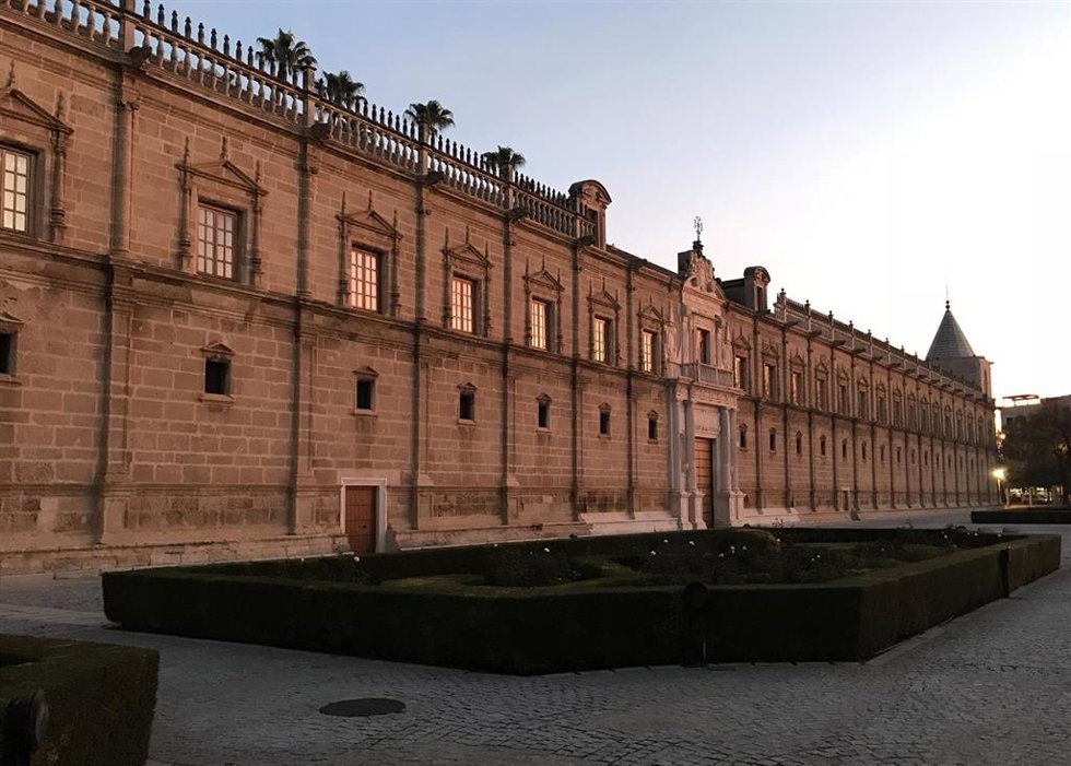 Archivo - Fachada del Parlamento andaluz
