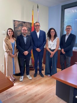 Imagen de la reunión entre la Cámara de Comercio de Barcelona en el Maresme (Barcelona) y el Ayuntamiento de Sant Andreu de Llavaneres.