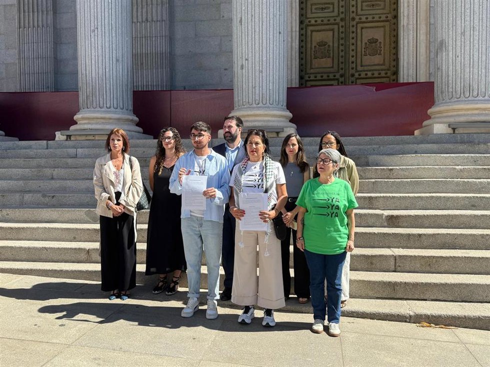 Regularización Ya en el Congreso con grupos parlamentarios.