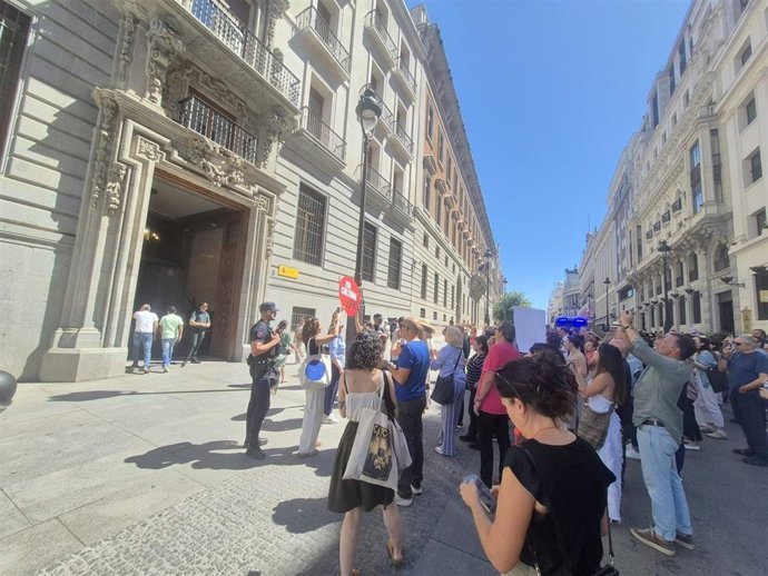 Profesionales y agentes del sector de las artes visuales convocan una manifestación para reclamar una reforma del IVA cultural, en Madrid a 10 de junio de 2026
