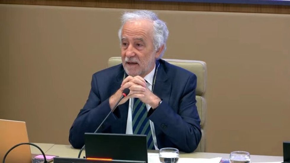 El presidente del TSJIB, Carlos Gómez, comparece en el Parlament.