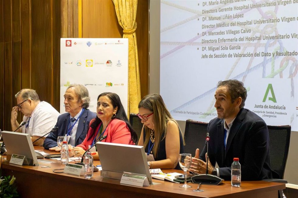 El Hospital Universitario Virgen de las Nieves ha celebrado la segunda edición de las jornadas con las asociaciones de pacientes con el lema 'Salud compartida: el valor de estar cerca'