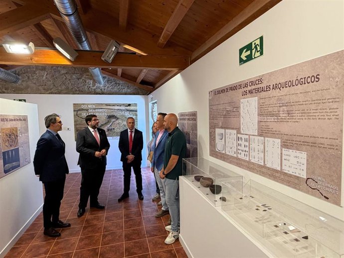 Abre sus puertas el Centro de Interpretación del Dolmen de Bernuy Salinero (Ávila) con unas jornadas arqueológicas.