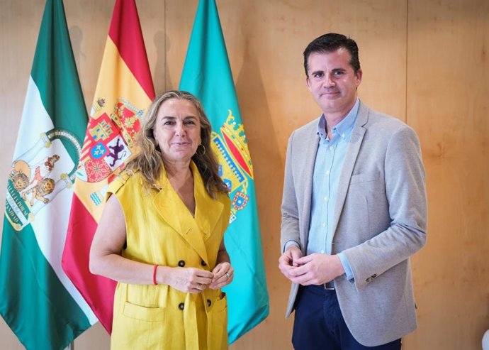 El vicepresidente de Inpro, Antonio Jesús Muñoz, y su gerente, Carmen Quirós.
