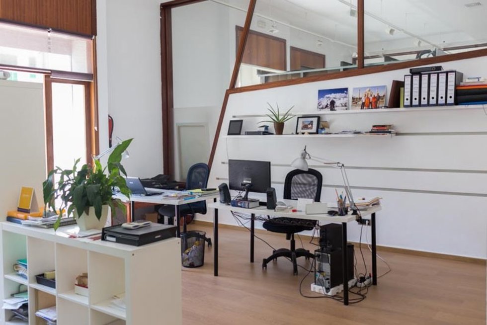 Archivo - Uno de los despachos del centro de empresas de PalmaActiva.