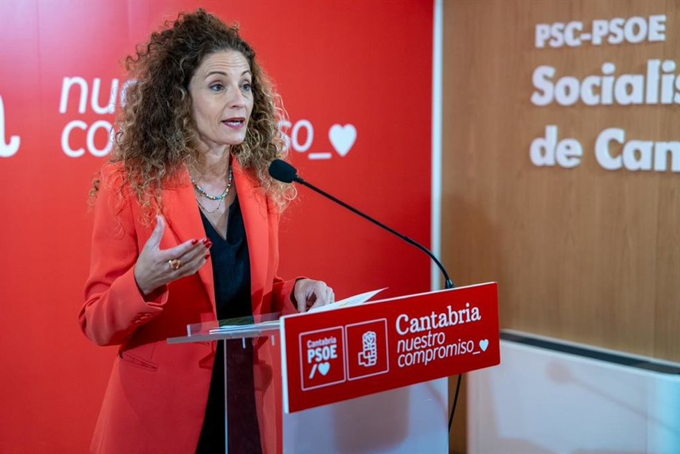 La portavoz de la Comisión Ejecutiva Autonómica del PSOE, Ainoa Quiñones