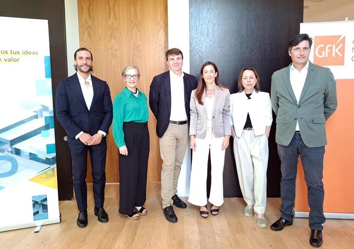 Jose Pons, Antonieta Martín, Javier Resurrección, Ana López de Castro, Emilia López Camba y Javier Gómez