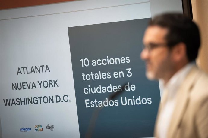 El concejal delegado de Turismo y Promoción de la Ciudad, Jacobo Florido, en rueda de prensa