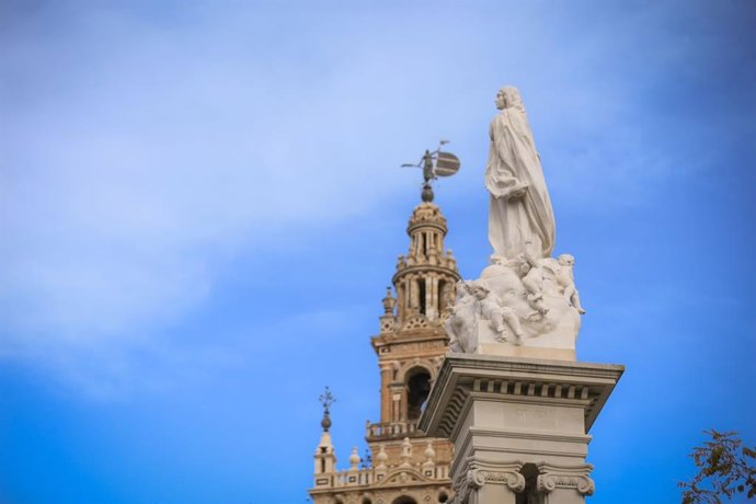 Monumento a la Inmaculada Concepción de la Plaza del Triunfo