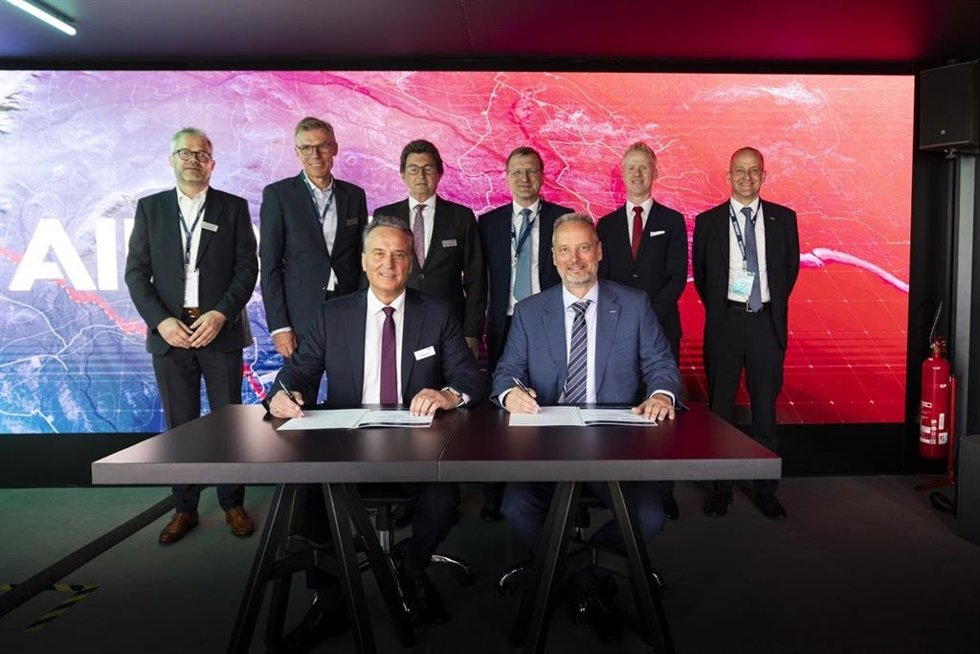 Michael Schoellhorn, CEO Airbus Defence and Space and Helmut Rauch, CEO Diehl Defence sign the Memorandum of Understanding at the ILA Berlin Air Show 2026.