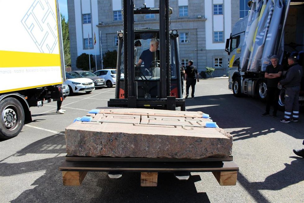 La Térmica Cultural de Ponferrada (León) recibe las primeras obras de Chillida que se expondrán desde el 3 de julio en la muestra 'Pensar con las manos'.
