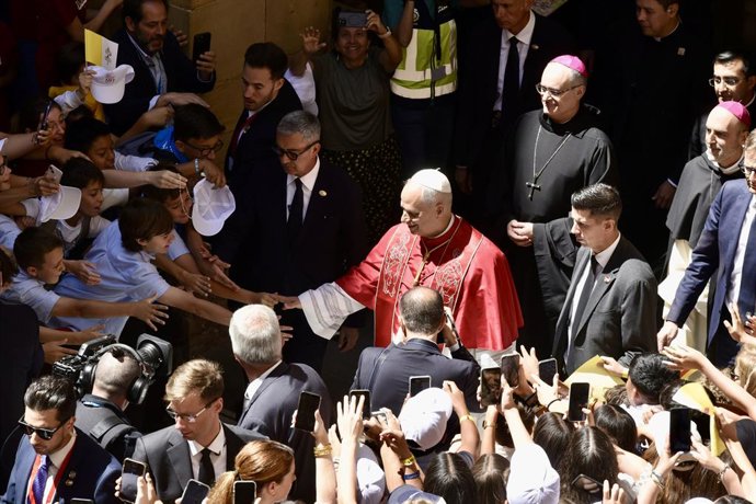 El Papa León XIV a su llegada a la celebración de la oración del Santo Rosario, a 10 de junio de 2026, en la Abadía de Nuestra Señora de Montserrat, Barcelona, Catalunya (España). Este acto de piedad mariana se enmarca dentro de los actos que el Pontífice