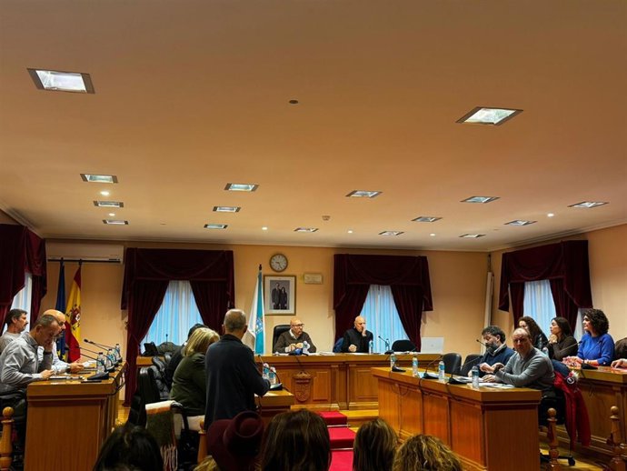 Archivo - Pleno extraordinario en el Ayuntamiento de Barbadás, presidido por el alcalde, Xosé Carlos Valcárcel