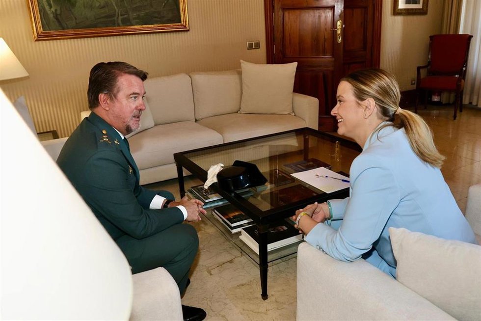 Prohens se reúne con el nuevo coronel de brigada de la Guardia Civil