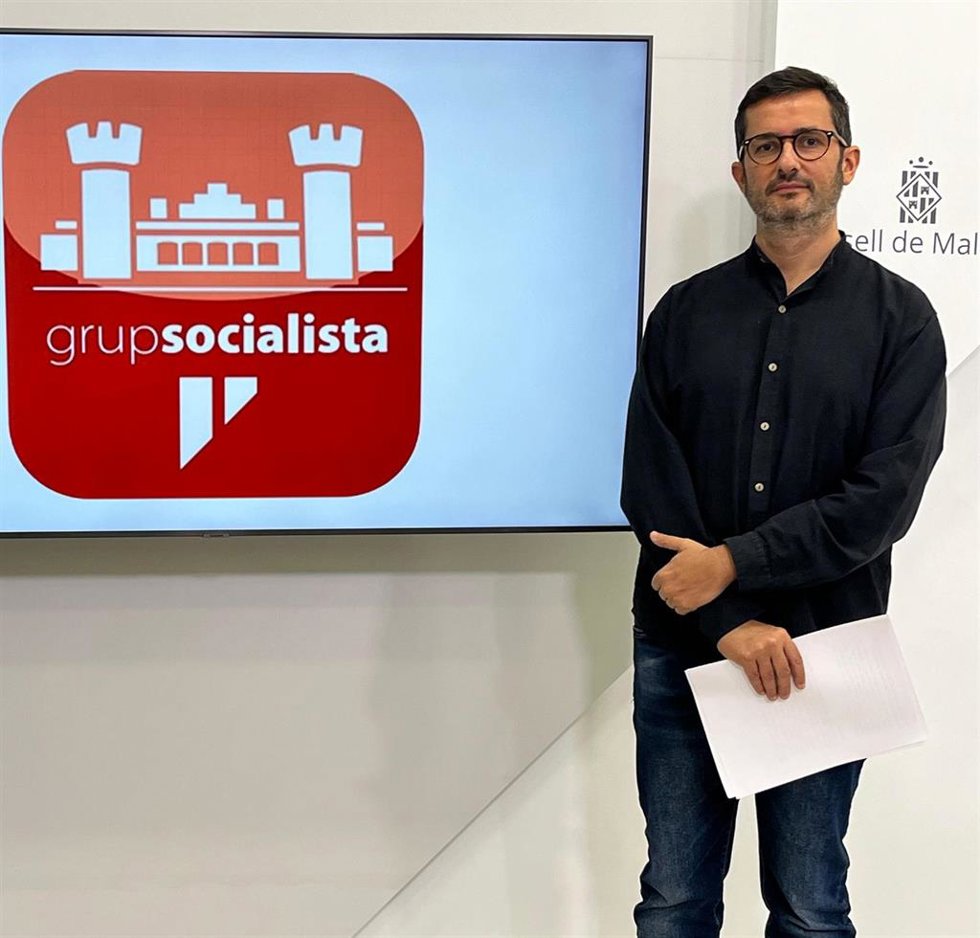 El conseller del grupo socialista en el Consell de Mallorca Joan Ferrer en rueda de prensa