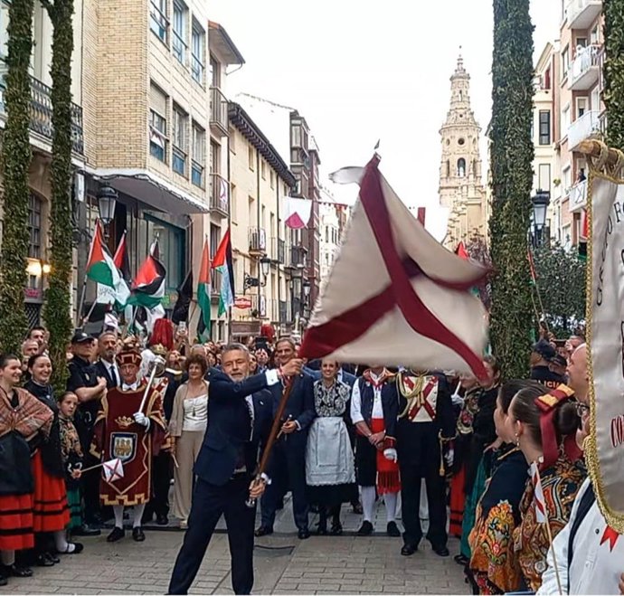 Archivo - El alcalde de Logroño dedica los Banderazos de San Bernabé a los niños y niñas, a la cultura y a Europa (ARCHIVO)