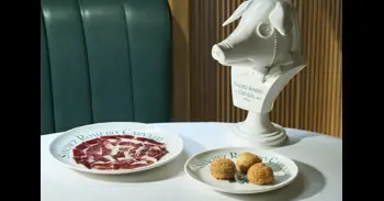 Croquetas cremosas, crujientes y gourmet: la ruta que arrasa en Madrid