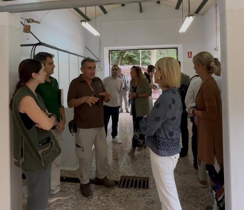 La alcaldesa de Jerez visitando las obras en el Zoo.