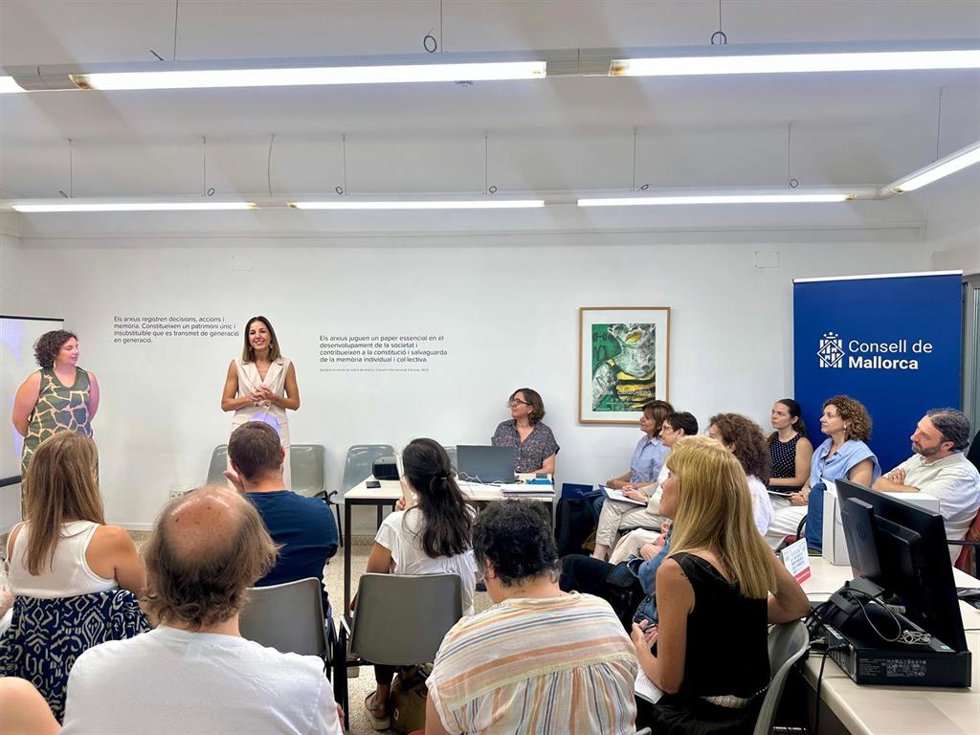 El Consell de Mallorca reúne a 25 archiveros