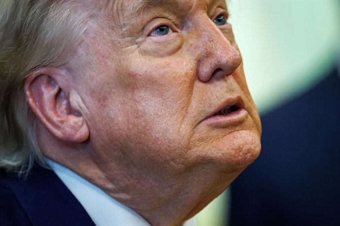 June 4, 2026, Washington, District Of Columbia, USA: United States President Donald J Trump makes an announcement on 'Beautiful, Clean Coal' in the Oval Office of the White House in Washington, DC, USA, on June 4, 2026. Trump is announcing a plan to inves