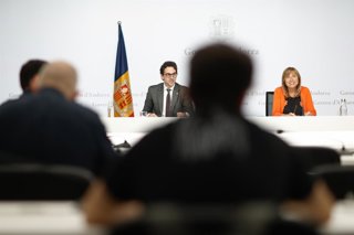 El ministre portaveu, Guillem Casal, i la ministra d'Habitatge, Conxita Marsol.