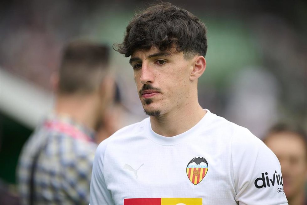 Archivo - Diego López, en un partido con el Valencia CF.