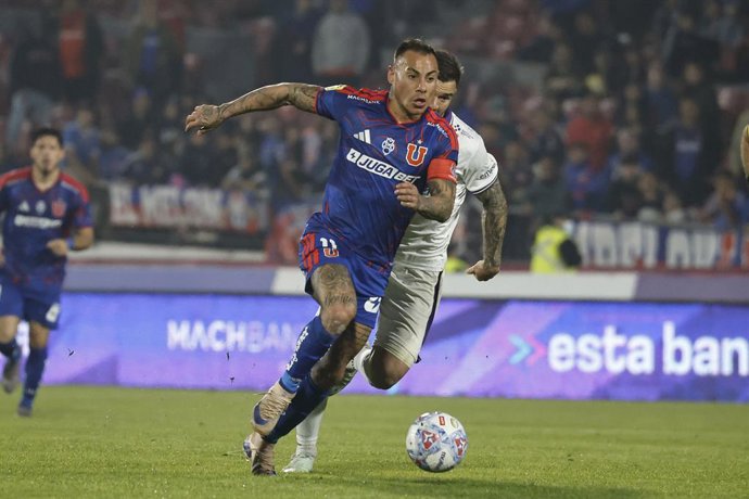 Futbol, Universidad de Chile vs Deportes Concepcion. Fecha 14, Liga de Primera 2026. El jugador de Universidad de Chile Eduardo Vargas es fotografiado durante el partido de la Liga de Primera contra Deportes Concepcion disputado en el estadio Nacional de