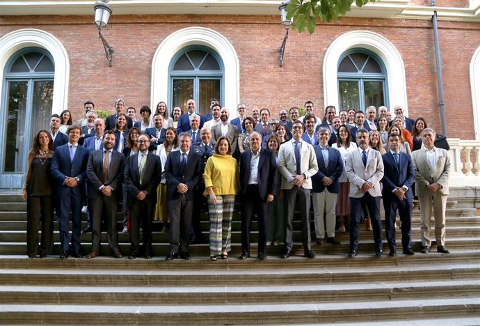 Foto de familia de la celebración del 20 aniversario del SNS.