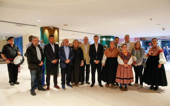 Autoridades en la 25º Gala del Folclore Cántabro