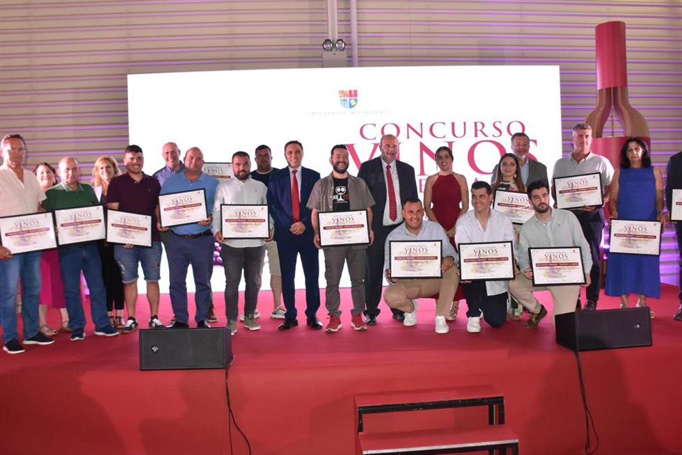 Foto de familia del Concurso de Vinos de Cuenca.