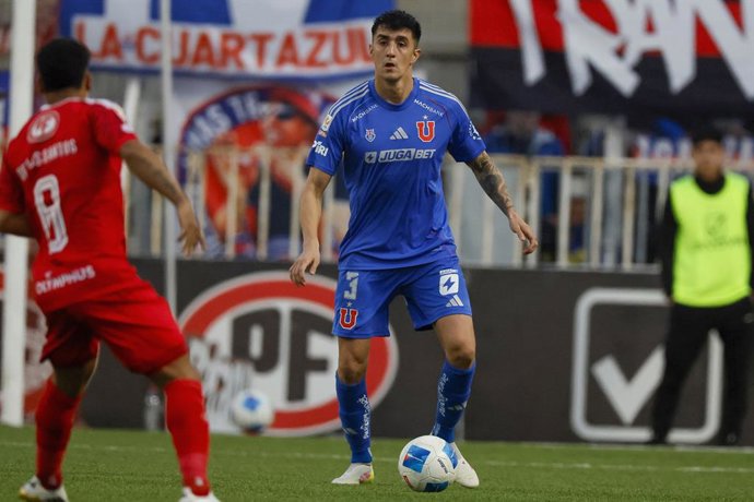 Futbol, Union La Calera vs Universidad de Chile. Fecha 17, Liga de Primera 2025. El jugador de Universidad de Chile Ignacio Tapia es fotografiado durante un partido de primera division contra Union La Calera disputado en el estadio Nicolas Chahuan de La