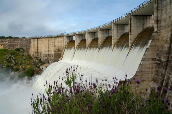 Archivo - Imagen del embalse de Los Melonares, a 12 de marzo de 2025, en Castilblanco de los Arroyos, Sevilla (Andalucía, España).