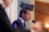 Sémper acusa a los socios de Sánchez de "aceptar la corrupción" y convertir al Congreso en un show que no hace nada útil