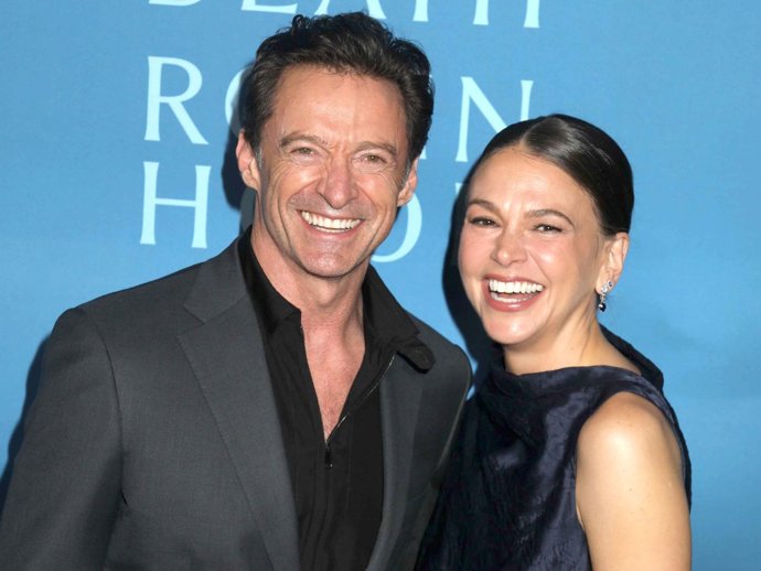 Hugh Jackman y Sutton Foster en el estreno mundial de su nueva película, 'La muerte de Robin Hood',