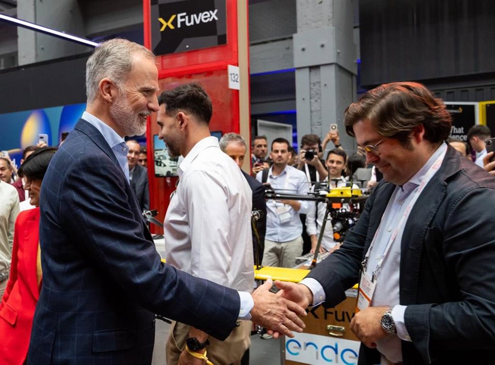 El fundador y consejero delegado de Euroairlines, Antonio López-Lázaro, durante su intervención en el South Summit, que en su sesión inaugural ha contado con la presencia del Rey Felipe VI.