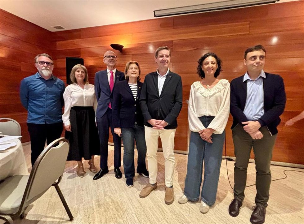 Desayuno informativo del Grupo Municipal Socialista en el Ayutamiento de Oviedo.
