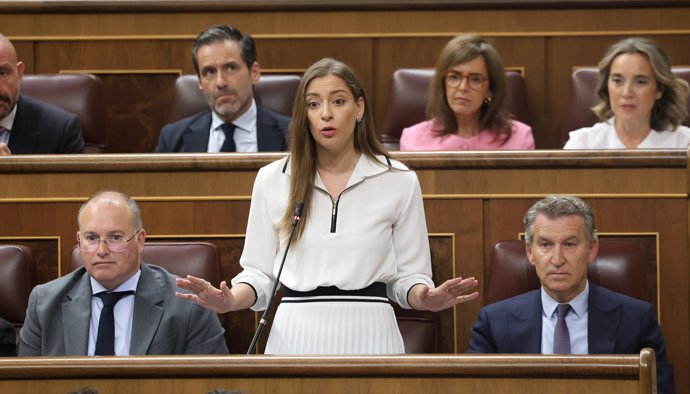 La portavoz del PP en el Congreso, Ester Muñoz, durante una sesión de control al Gobierno, en el Congreso de los Diputados, a 10 de junio de 2026, en Madrid (España).