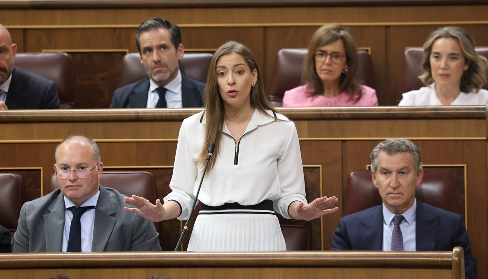 La portavoz del PP en el Congreso, Ester Muñoz, durante una sesión de control al Gobierno, en el Congreso de los Diputados, a 10 de junio de 2026, en Madrid (España).