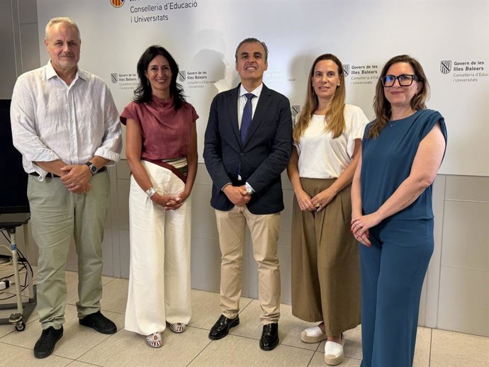 O Governo permitirá que os professores concentrem sua jornada de trabalho em quatro dias a partir do ano letivo de 2026-2027.