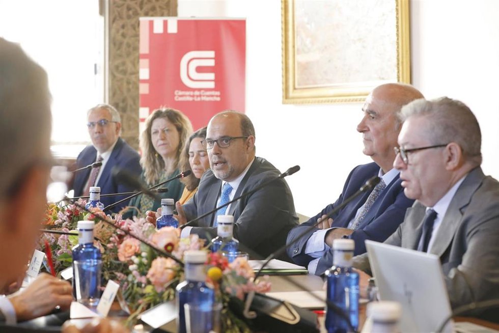 El presidente de las Cortes durante su intervención en la apertura de la reunión entre el Tribunal de Cuentas y los Órganos de Control Externo de las Comunidades Autónomas (OCEX).