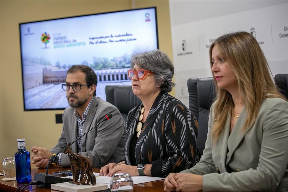 La consejera de Desarrollo Sostenible, Mercedes Gómez, ha informado de los reconocimientos del Premio Regional de Medio Ambiente 2026.
